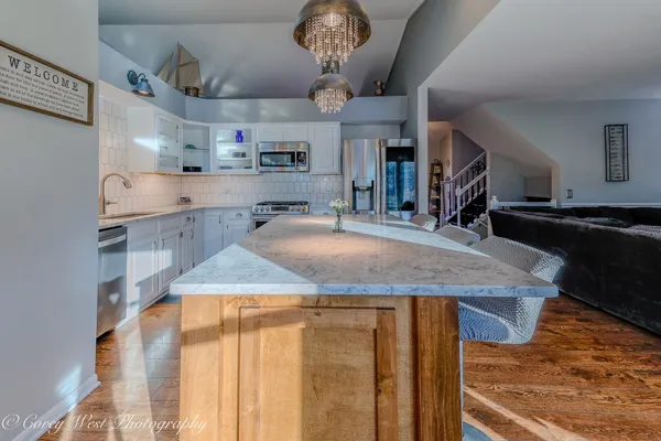 $565,000 | 10215 Ridge Lane, Huntley, IL 60142