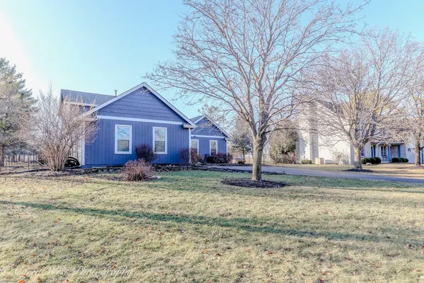 $565,000 | 10215 Ridge Lane, Huntley, IL 60142