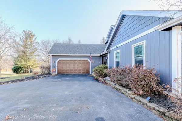 $565,000 | 10215 Ridge Lane, Huntley, IL 60142