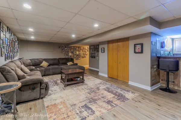 $565,000 | 10215 Ridge Lane, Huntley, IL 60142