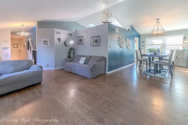 $565,000 | 10215 Ridge Lane, Huntley, IL 60142