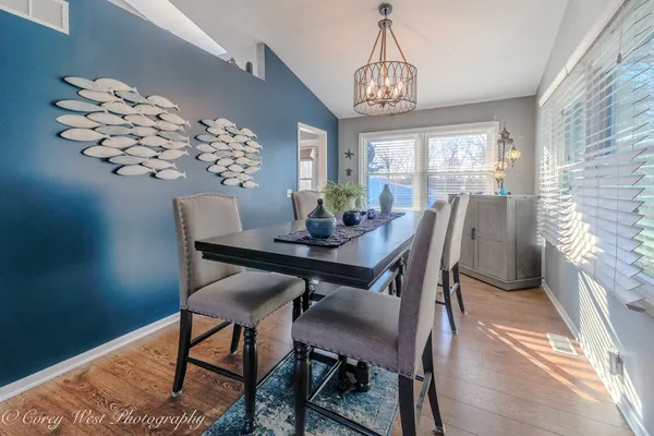 $565,000 | 10215 Ridge Lane, Huntley, IL 60142