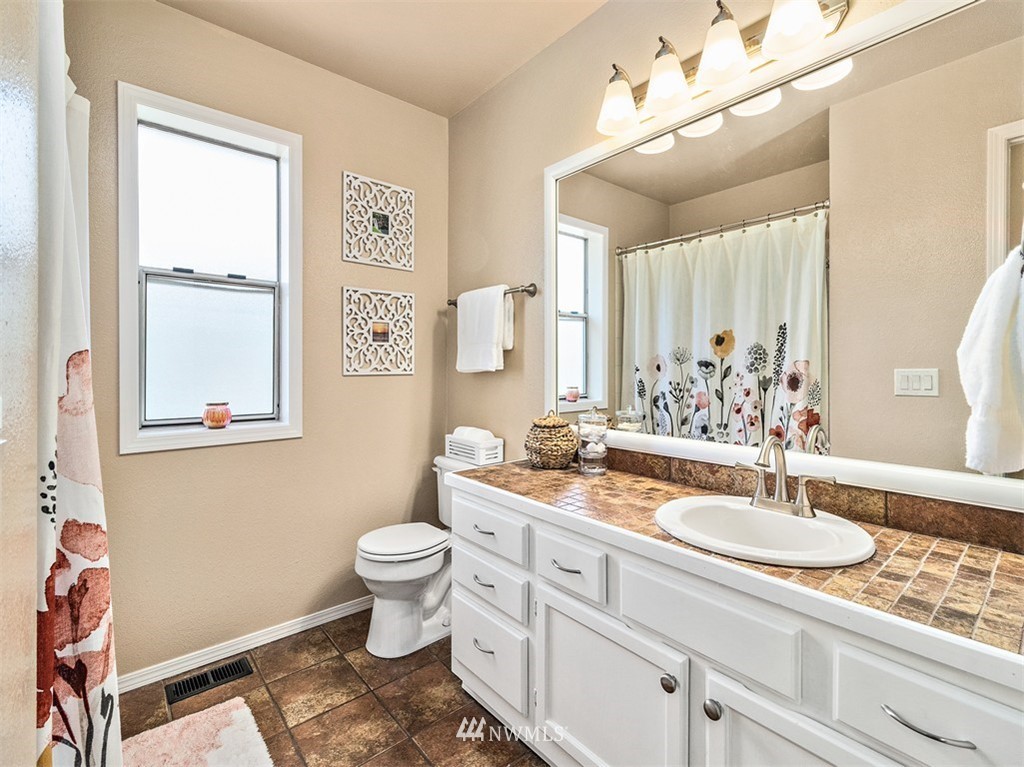 14031 Southeast 158th Street Renton, WA 98058 - Photo 20 of 25 Gallery Image 20
