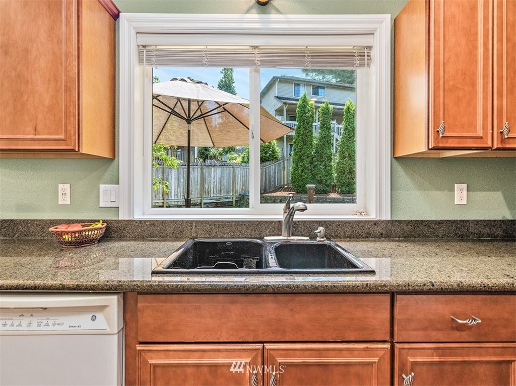 14031 Southeast 158th Street Renton, WA 98058 - Photo 9 of 25 Gallery Image 9