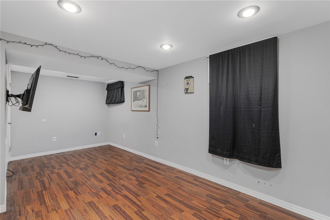 100 Penguin Avenue Warwick, RI 02818 - Photo 28 of 42