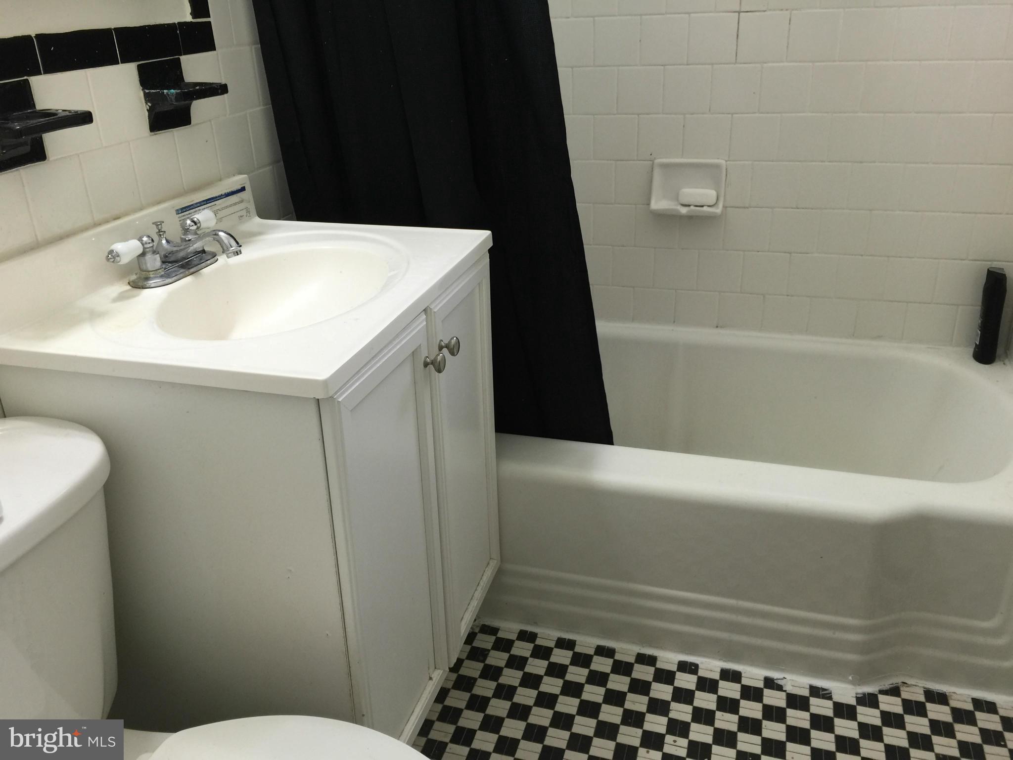 4611 Olden Road Rockville, MD 20852 - Photo 23 of 30 Bath