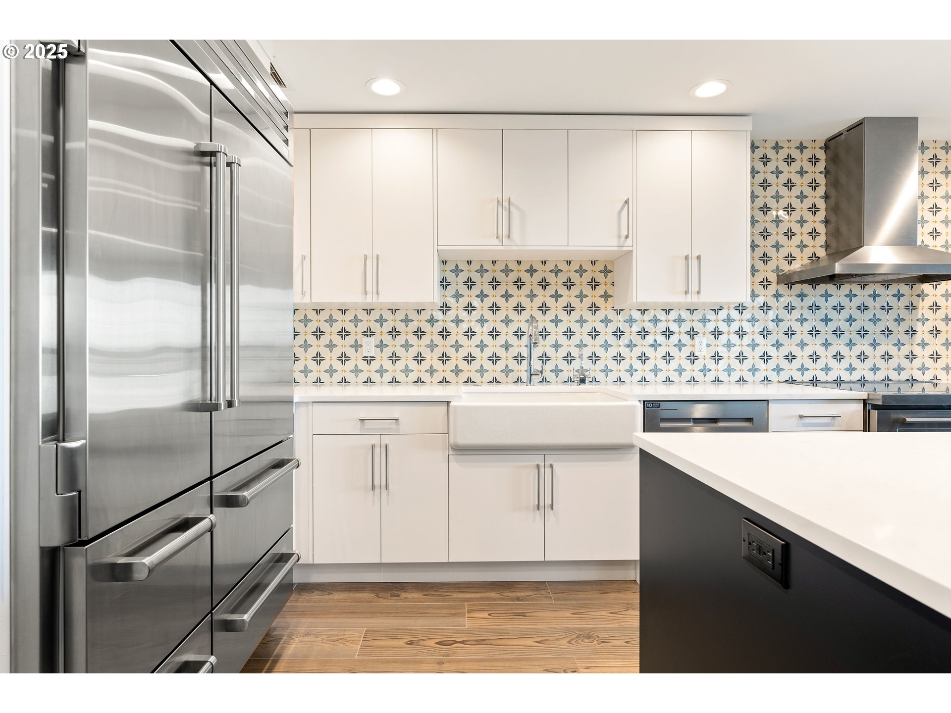 1414 Southwest 3rd Avenue, Unit 2902 Portland, OR 97201 - Photo 17 of 45 a kitchen with white cabinets and white appliances