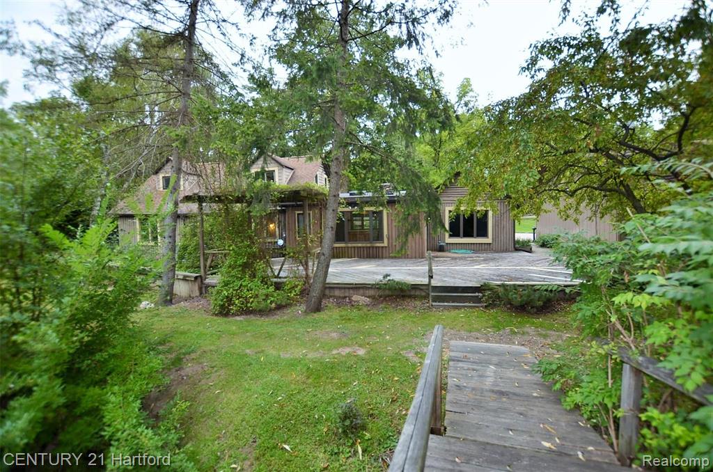 31395 West Nine Mile Road Farmington Hills, MI 48336 - Photo 38 of 40