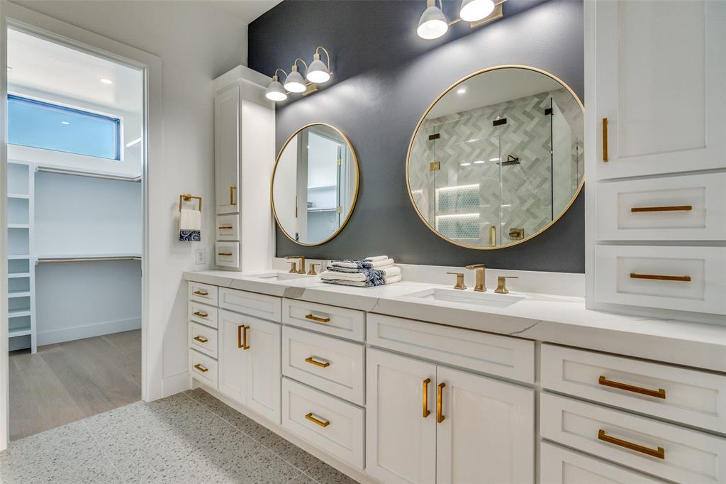 708 West 10th Street, Unit 101 Dallas, TX 75208 - Photo 12 of 31 Furnished Model Home_#102