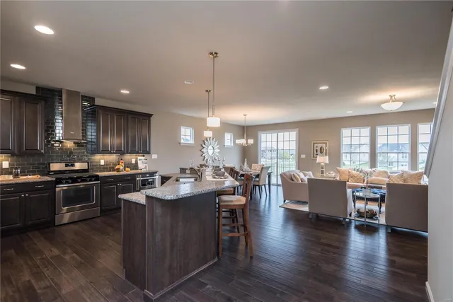 $478,900 | 1 Parker @ Ryehill Manor Street, St. Peters, MO 63376