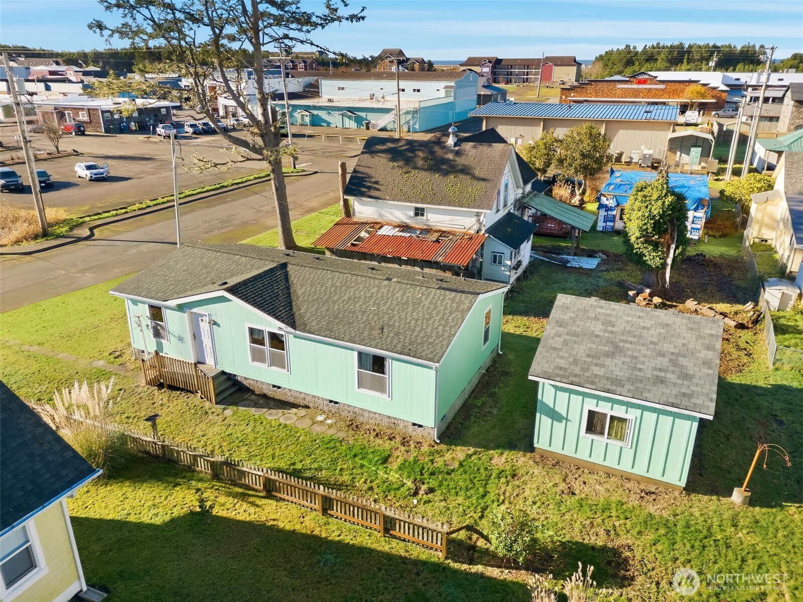 208 2nd Street South Long Beach, WA 98631 - Photo 2 of 36