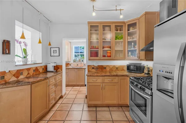 $8,500 | 4072 Park Avenue, Miami, FL 33133