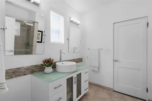 $8,500 | 4072 Park Avenue, Miami, FL 33133