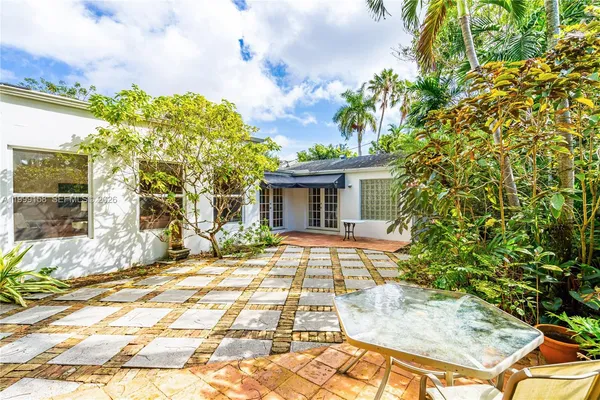 $8,500 | 4072 Park Avenue, Miami, FL 33133
