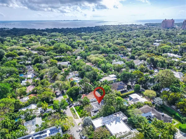 $8,500 | 4072 Park Avenue, Miami, FL 33133