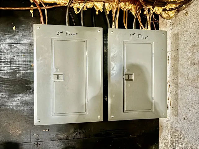 $185,000 | 326 Oak Hill Avenue, Endicott, NY 13760