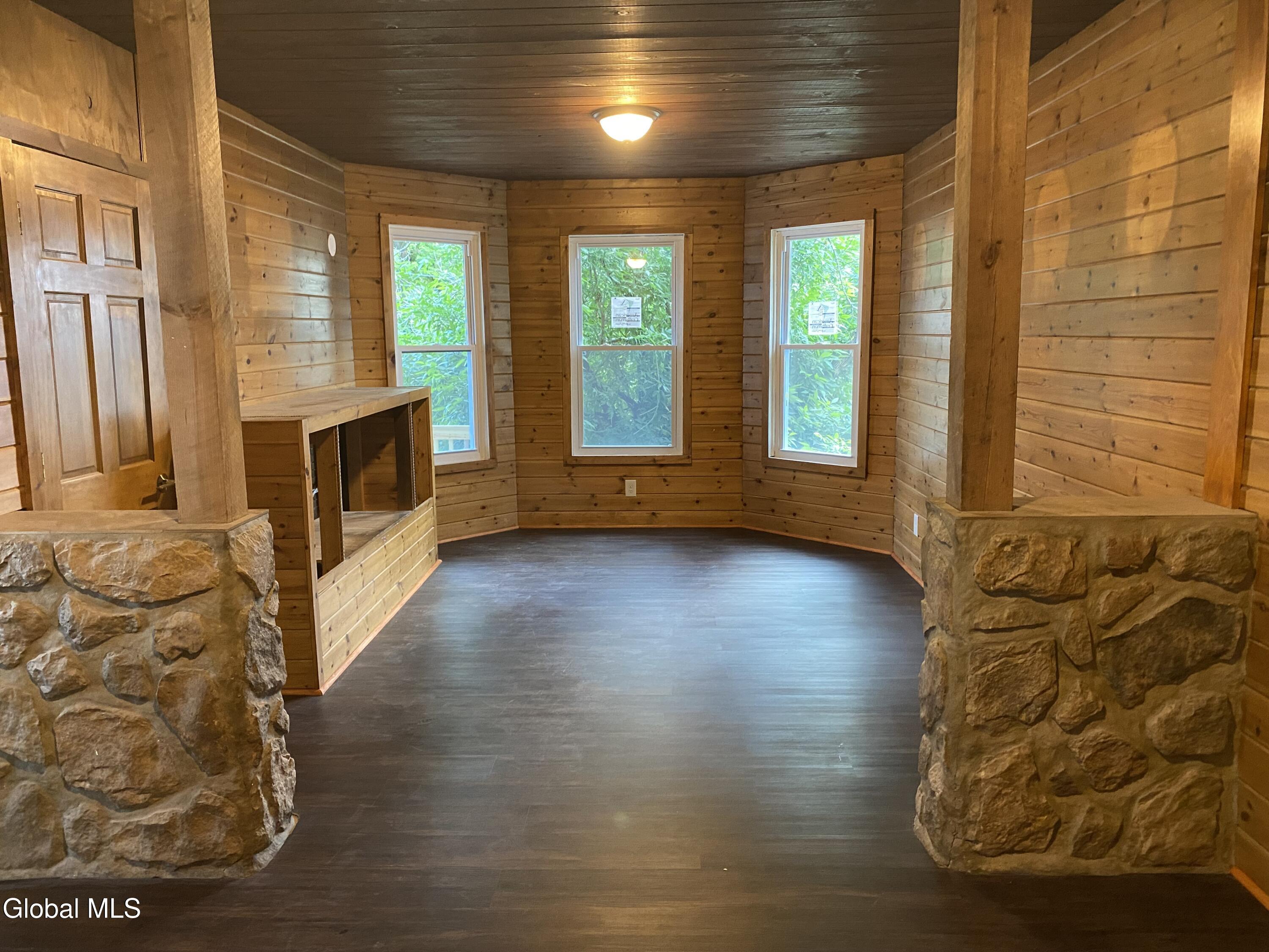 629 Lang Street Schenectady, NY 12308 - Photo 13 of 25 IMG_4284 (2)