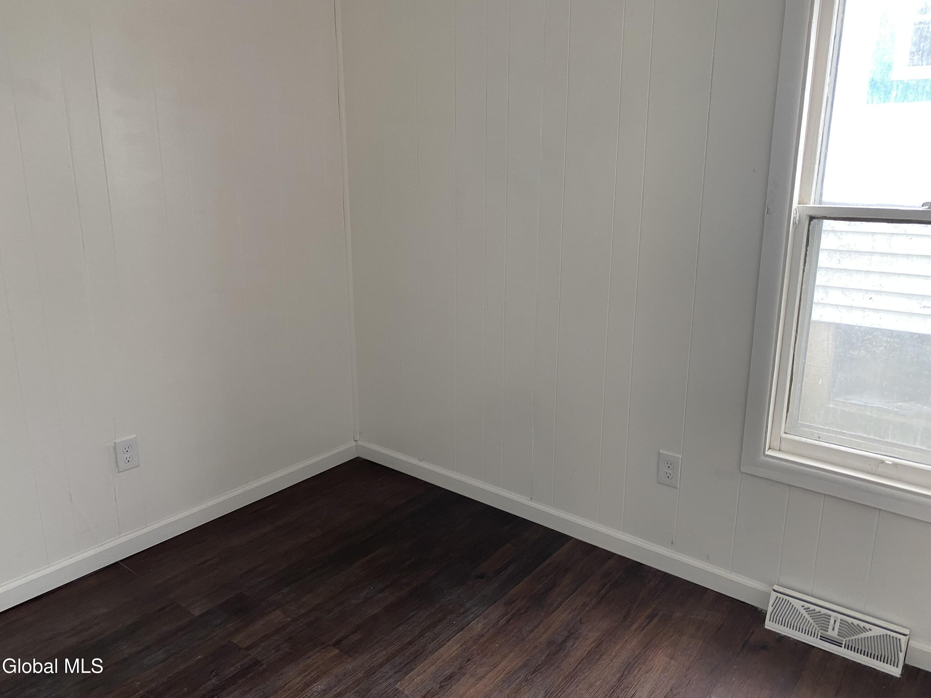 629 Lang Street Schenectady, NY 12308 - Photo 9 of 25 IMG_4267 (1)