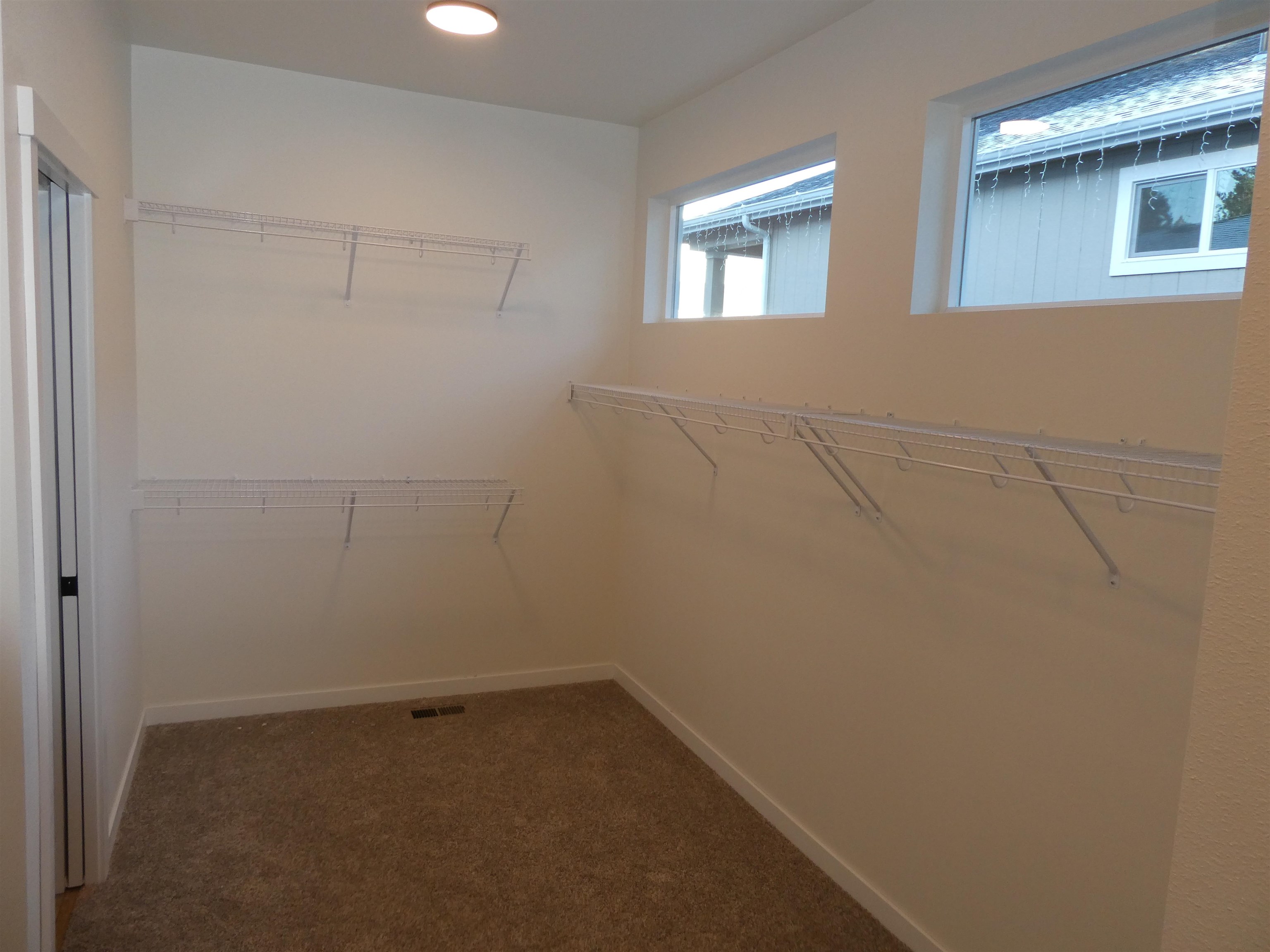 3220 South Custer Street Spokane, WA 99223 - Photo 13 of 25