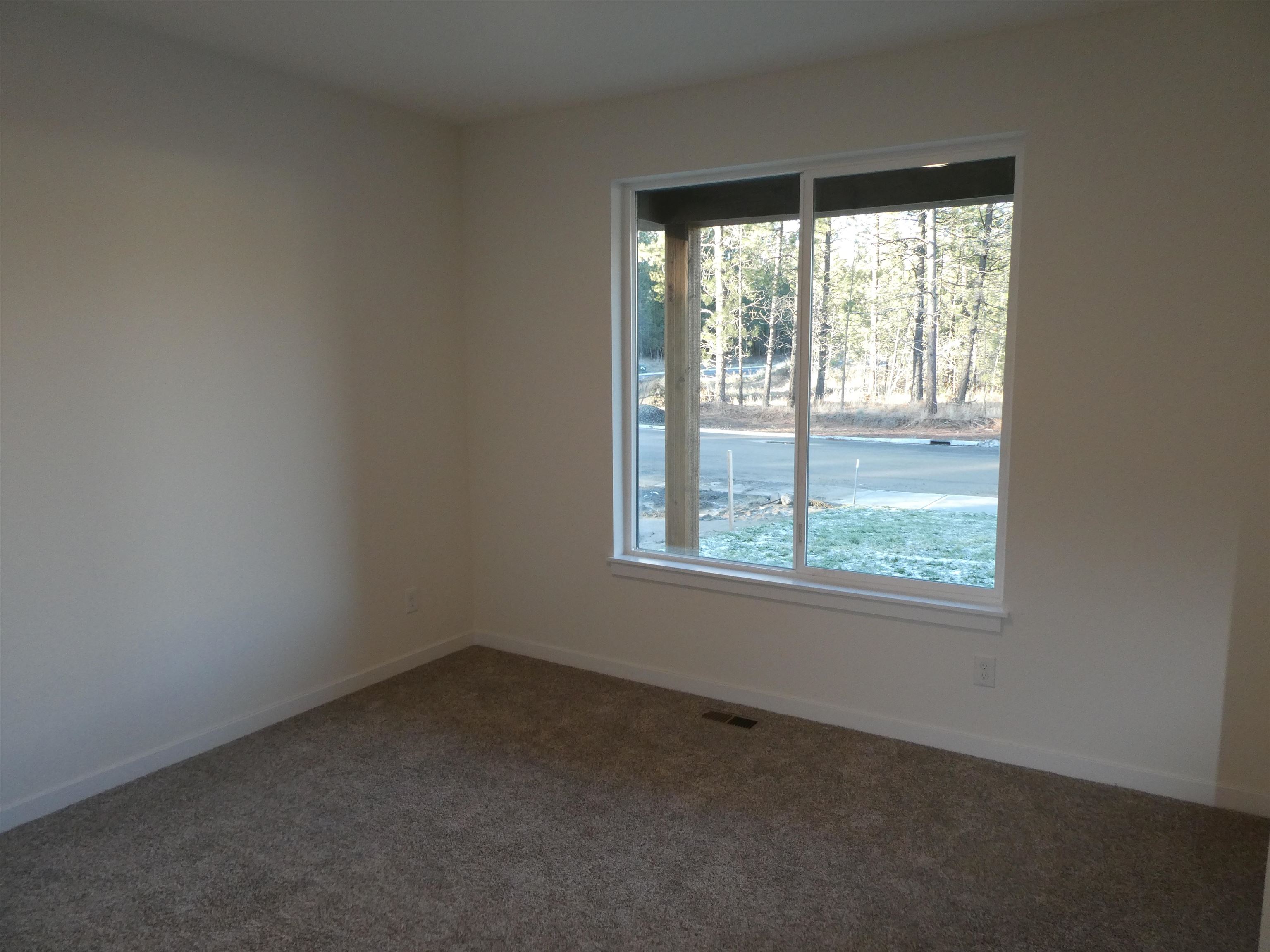 3220 South Custer Street Spokane, WA 99223 - Photo 9 of 25