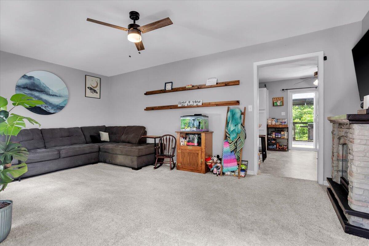 1059 Stonewall Road Blue Ridge, VA 24064 - Photo 3 of 33 05-1059 Stonewall Rd_05