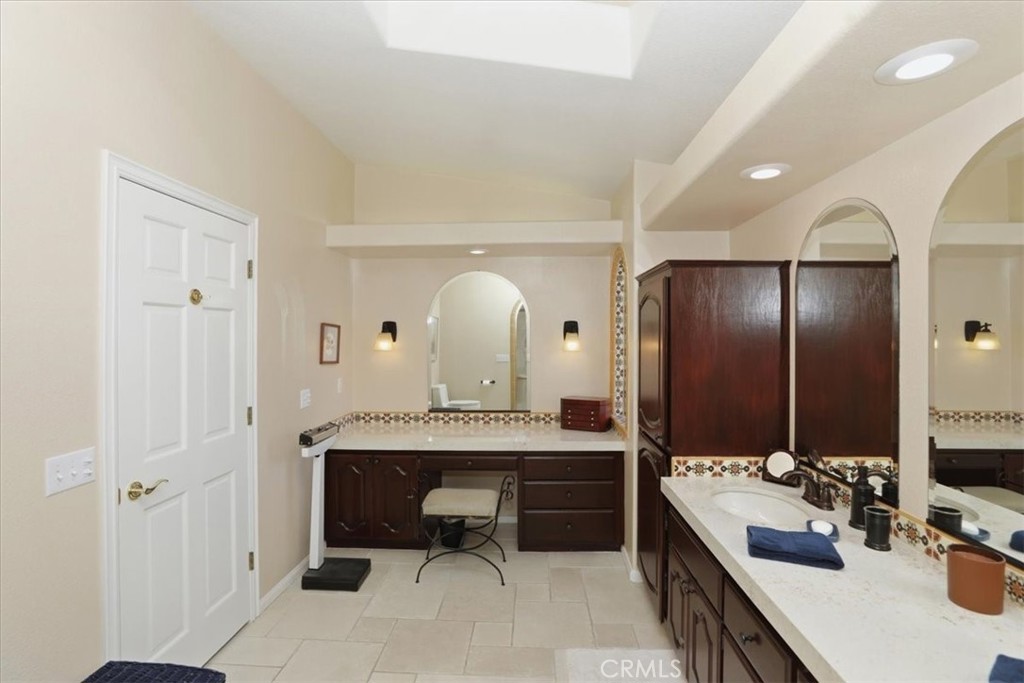 34575 Sycamore Springs Road Hemet, CA 92544 - Photo 25 of 65 Primary bath