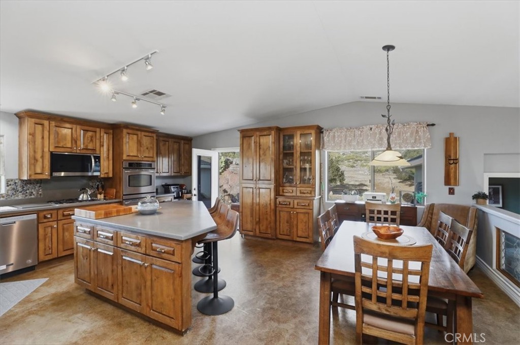 34575 Sycamore Springs Road Hemet, CA 92544 - Photo 50 of 65 fantastic kitchen