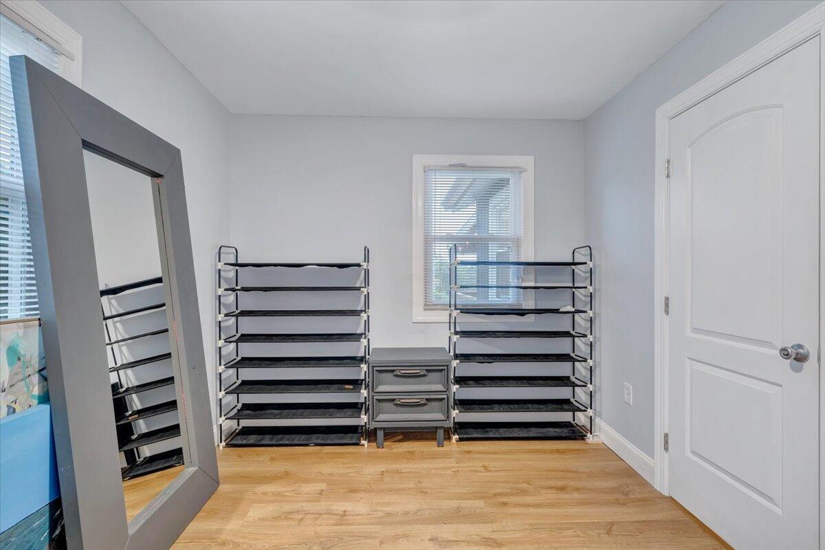 4515 Yellow Mountain Road Roanoke, VA 24014 - Photo 29 of 52 a view of entryway