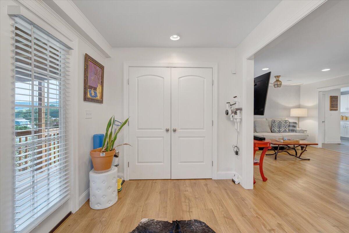 4515 Yellow Mountain Road Roanoke, VA 24014 - Photo 6 of 52 a view of kitchen with furniture and wooden floor