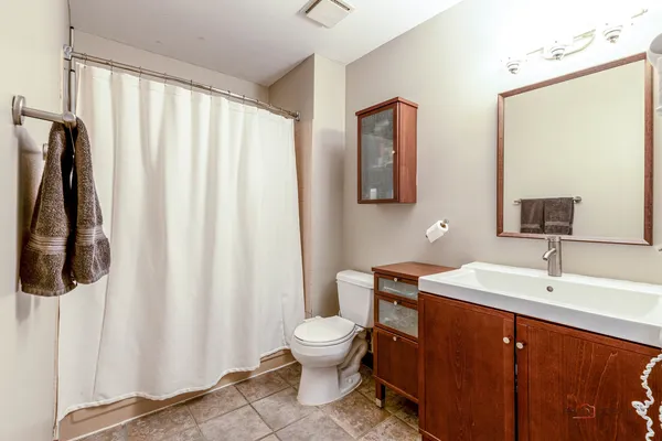 $565,000 | 240 Osage Terrace, Buffalo Grove, IL 60089