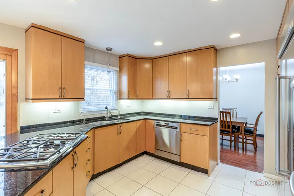 $565,000 | 240 Osage Terrace, Buffalo Grove, IL 60089
