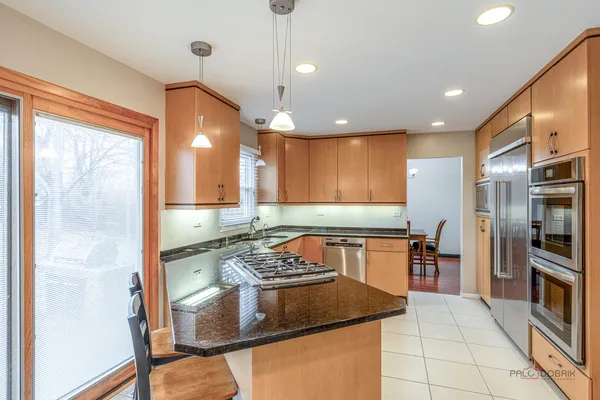 $565,000 | 240 Osage Terrace, Buffalo Grove, IL 60089