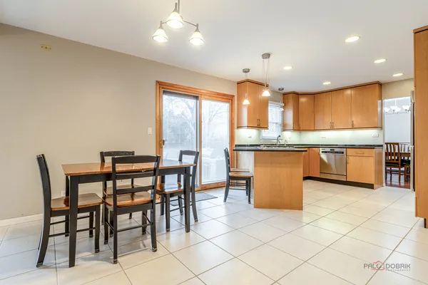 $565,000 | 240 Osage Terrace, Buffalo Grove, IL 60089
