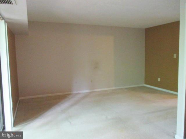 11605 Stoneview Square, Unit 12C Reston, VA 20191 - Photo 3 of 24 Living Room