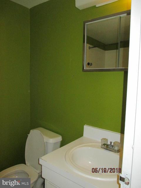 11605 Stoneview Square, Unit 12C Reston, VA 20191 - Photo 21 of 24 Bath