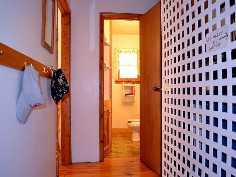 72 Mcglinn Road Houlton, ME 04730 - Photo 26 of 35 Hallway.