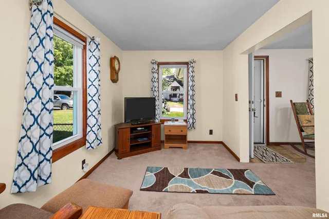 $144,900 | 2375 31st Street, Moline, IL 61265