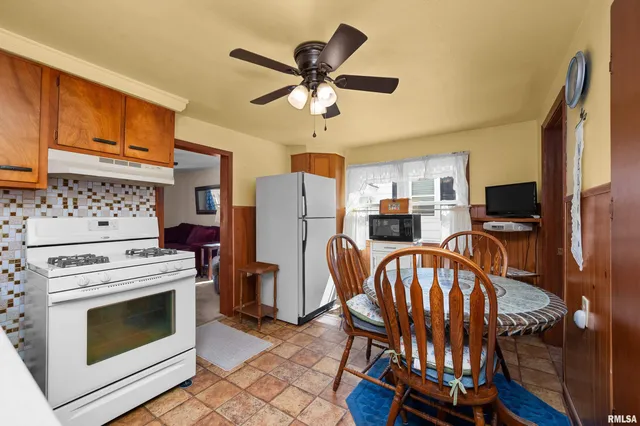 $144,900 | 2375 31st Street, Moline, IL 61265