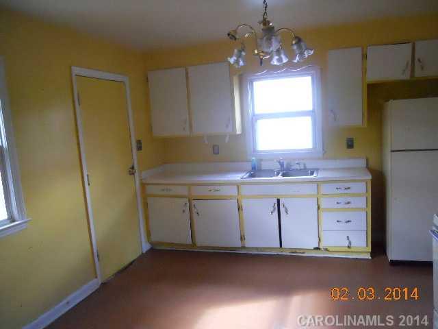 4626 Hidden Valley Road Charlotte, NC 28213 - Photo 3 of 10 Gallery Image 3