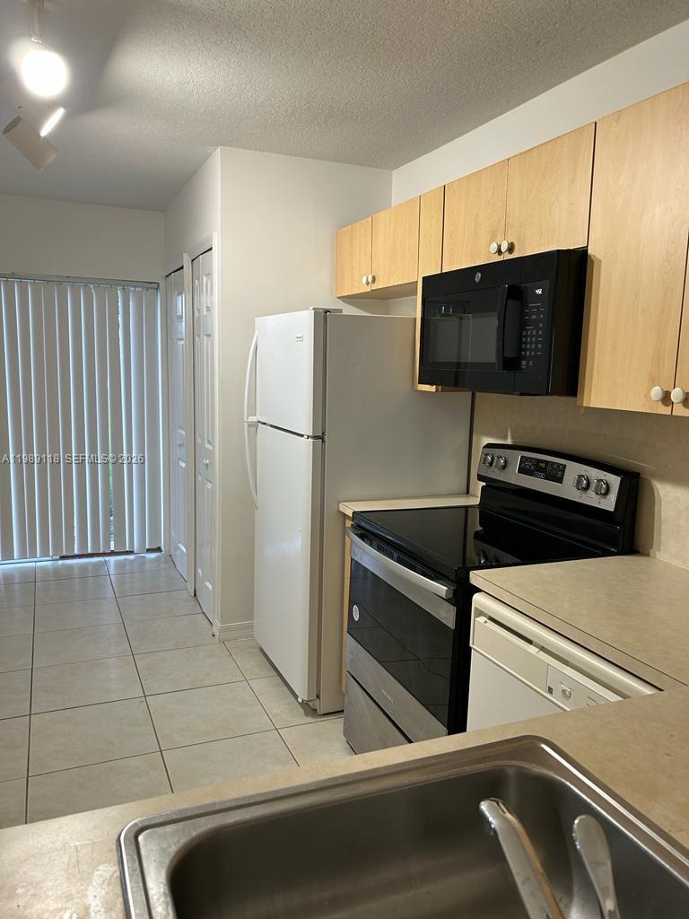 2731 Southeast 12th Road, Unit 105 Homestead, FL 33035 - Photo 3 of 17