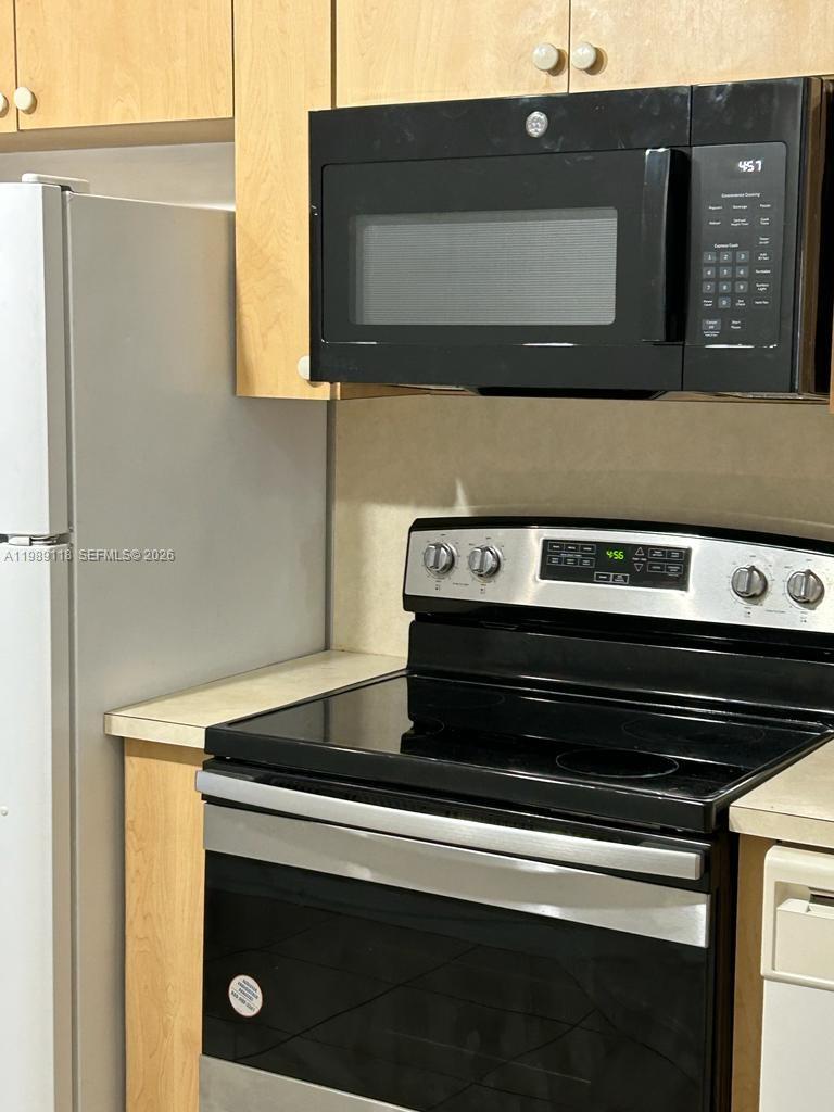 2731 Southeast 12th Road, Unit 105 Homestead, FL 33035 - Photo 4 of 17