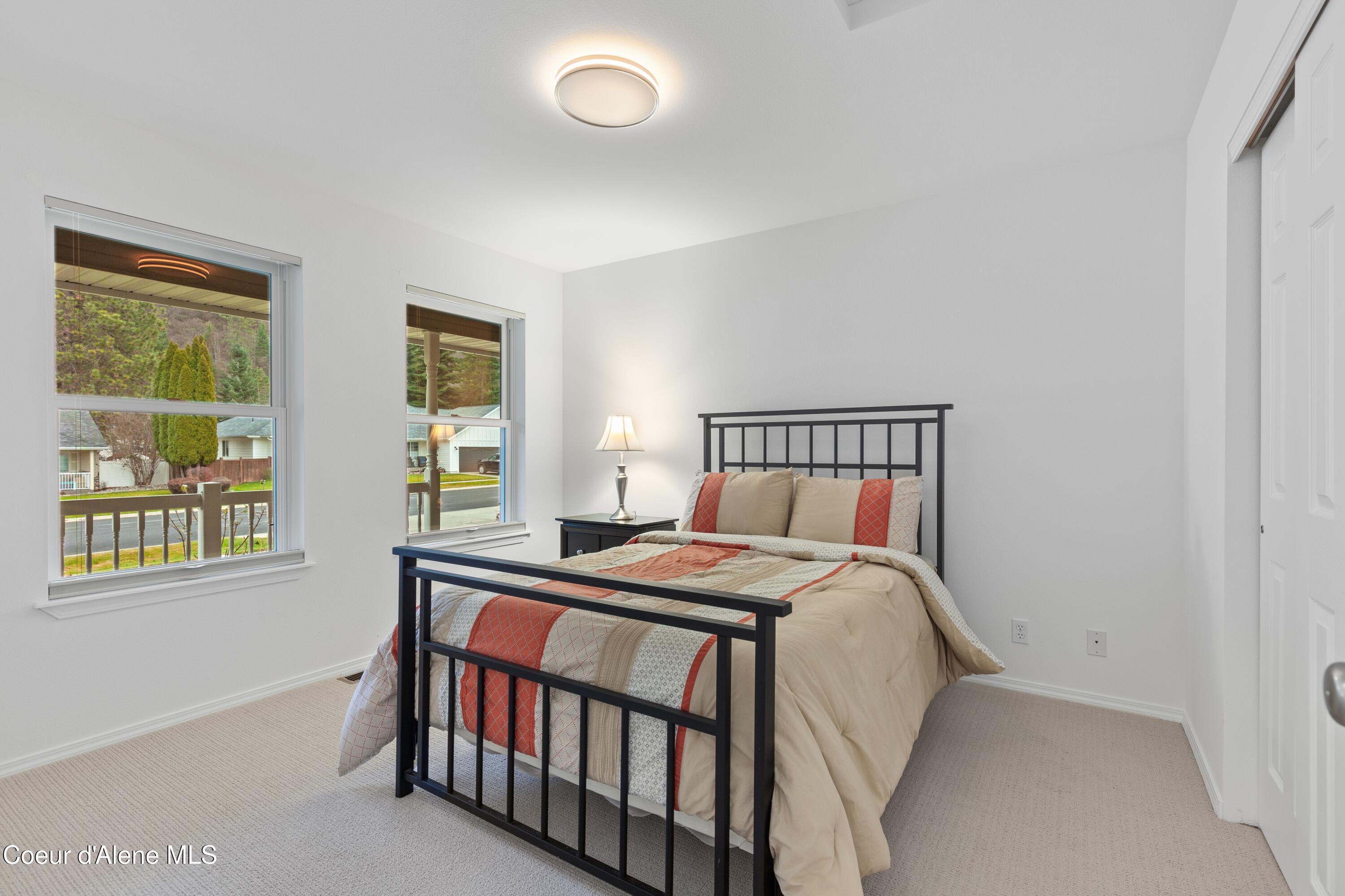 5519 North Wade Street Coeur D'Alene, ID 83815 - Photo 23 of 57 Front Guest Bedroom