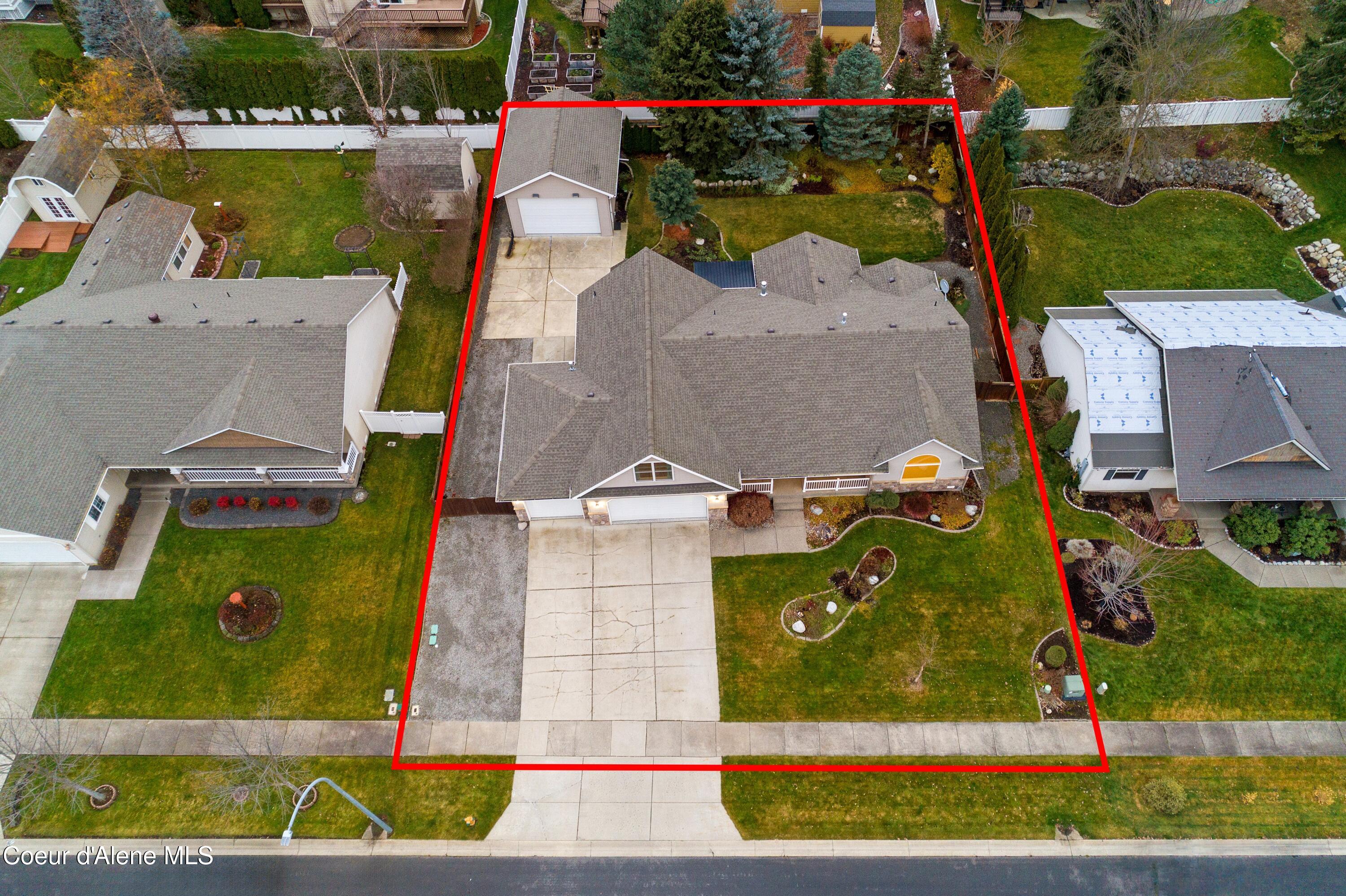 5519 North Wade Street Coeur D'Alene, ID 83815 - Photo 3 of 57 Cozy Craftsman Retreat wShop