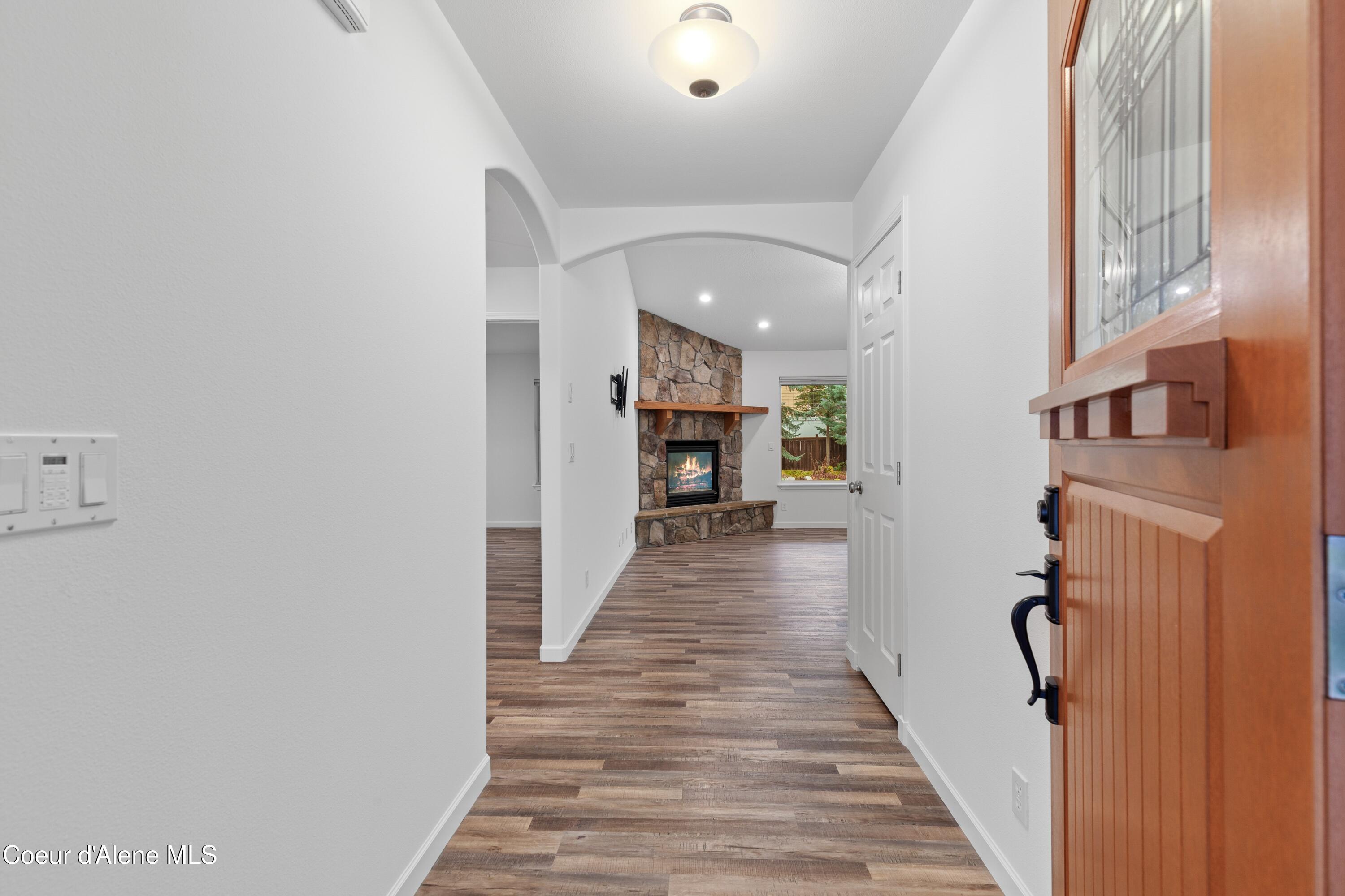 5519 North Wade Street Coeur D'Alene, ID 83815 - Photo 7 of 57 Welcome In!