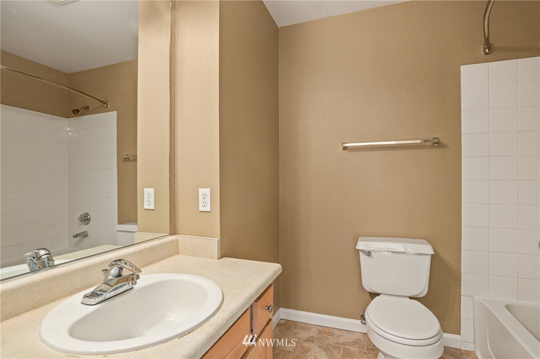 31500 33rd Place Southwest, Unit K202 Federal Way, WA 98023 - Photo 17 of 29