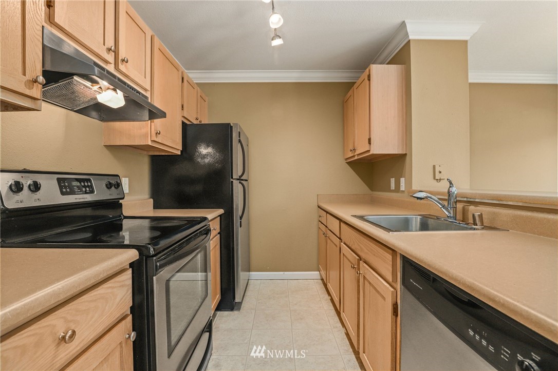 31500 33rd Place Southwest, Unit K202 Federal Way, WA 98023 - Photo 8 of 29