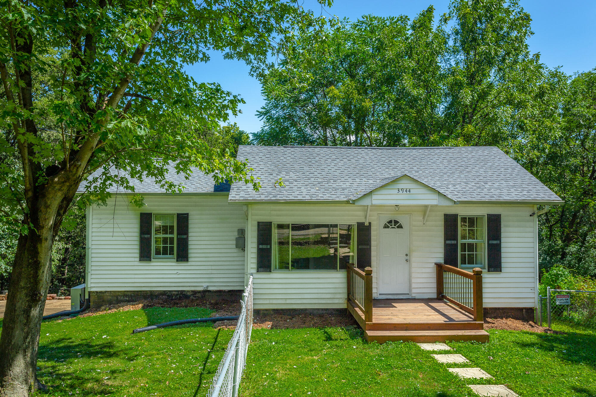 3944 Churchill Road Chattanooga, TN 37406 - Photo 2 of 23 3944 Churchill Rd. HD-64