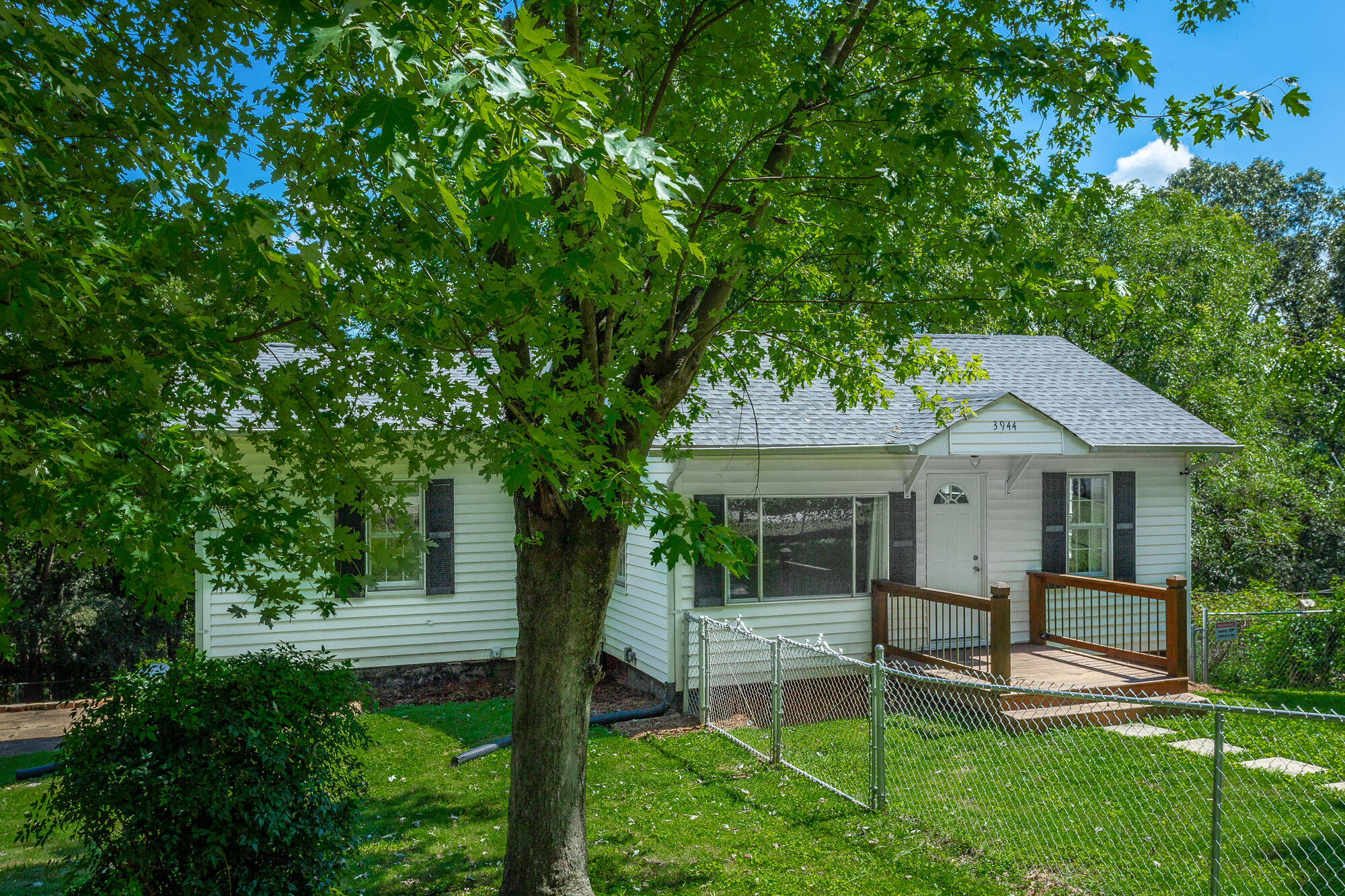3944 Churchill Road Chattanooga, TN 37406 - Photo 3 of 23 3944 Churchill Rd. HD-62