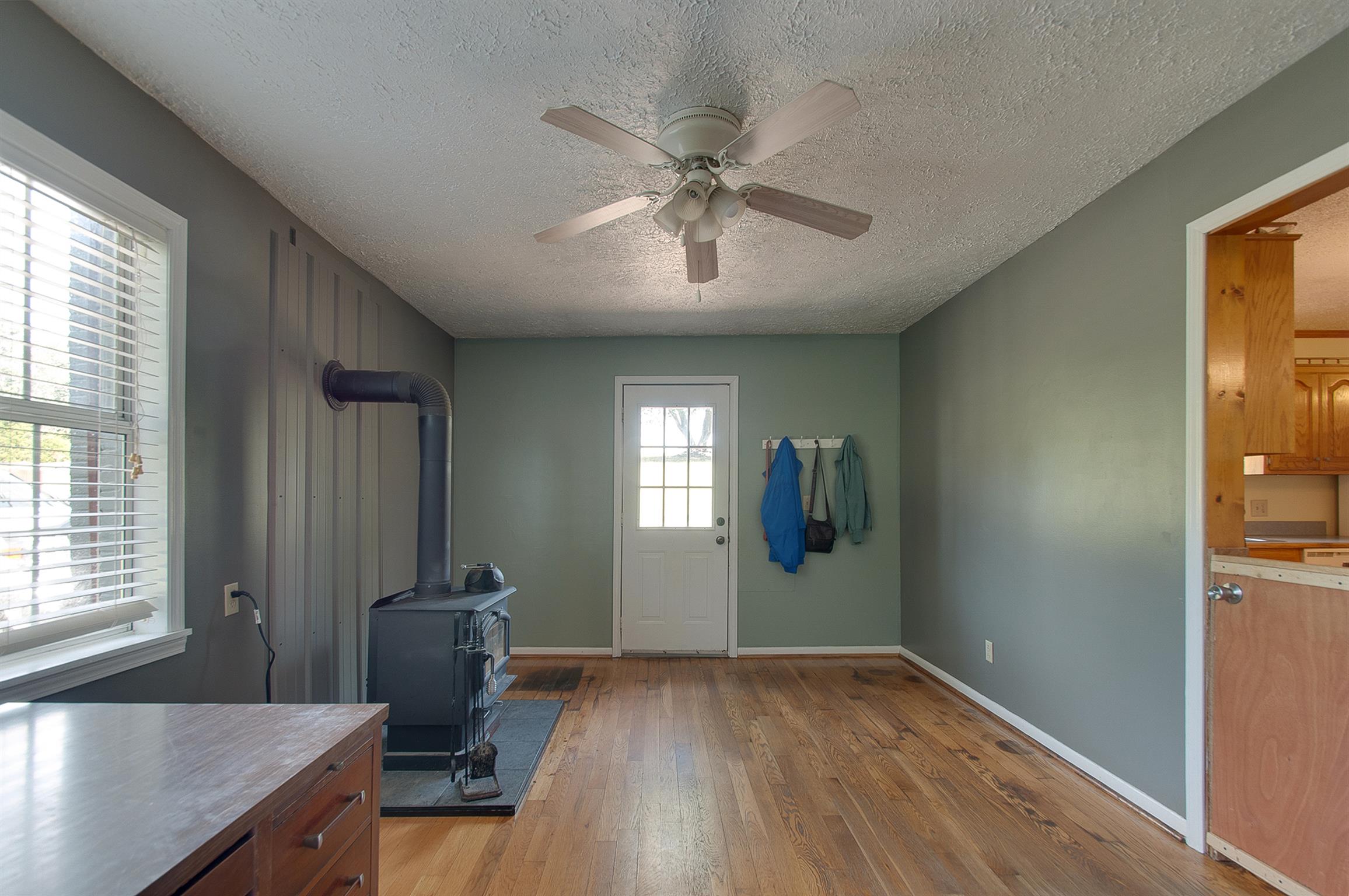 1830 Fortner Road Dickson, TN 37055 - Photo 7 of 23 Den opens onto rear concrete patio