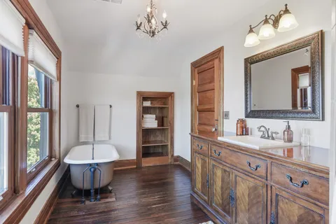 $1,750,000 | 903 A Russell Street, Nashville, TN 37206